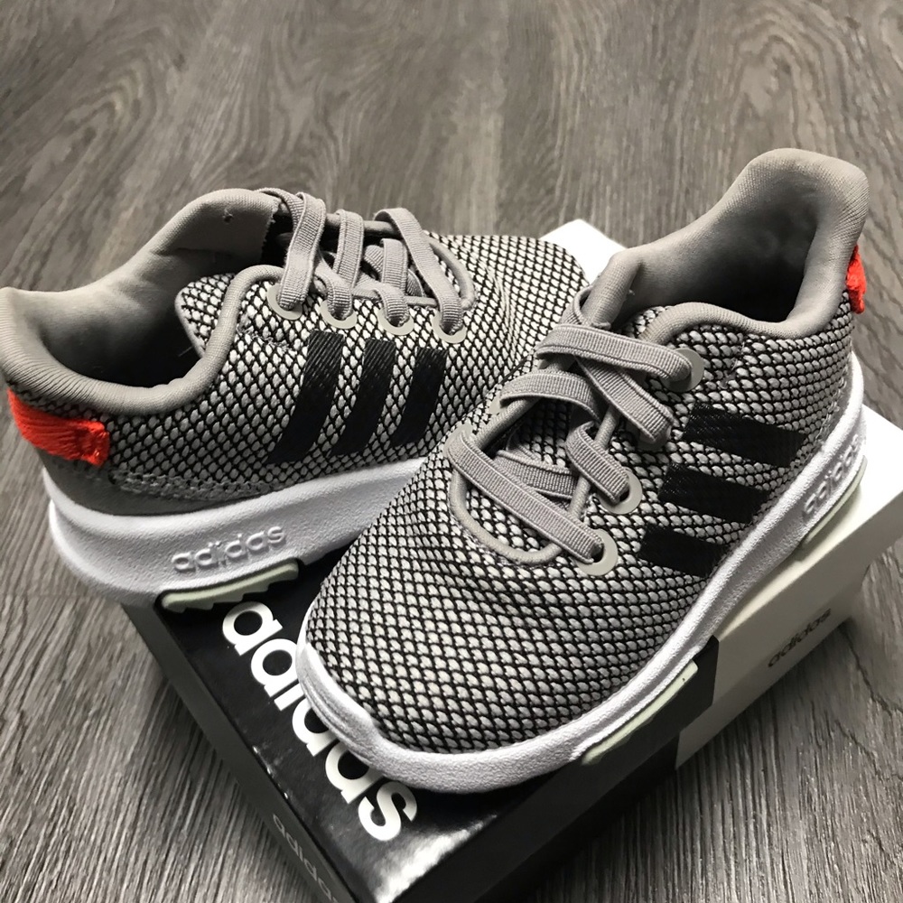 ADIDAS RACER TR INF SIZE 5 KIDS NWT